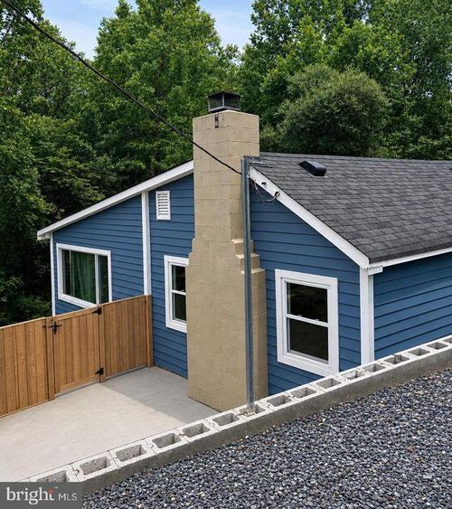 115 Overall Rd, BENTONVILLE, VA, 22610-5001 | Card Image