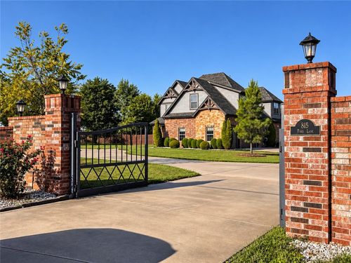815 Ford Ln, Lowell, AR, 72745-9184 | Card Image
