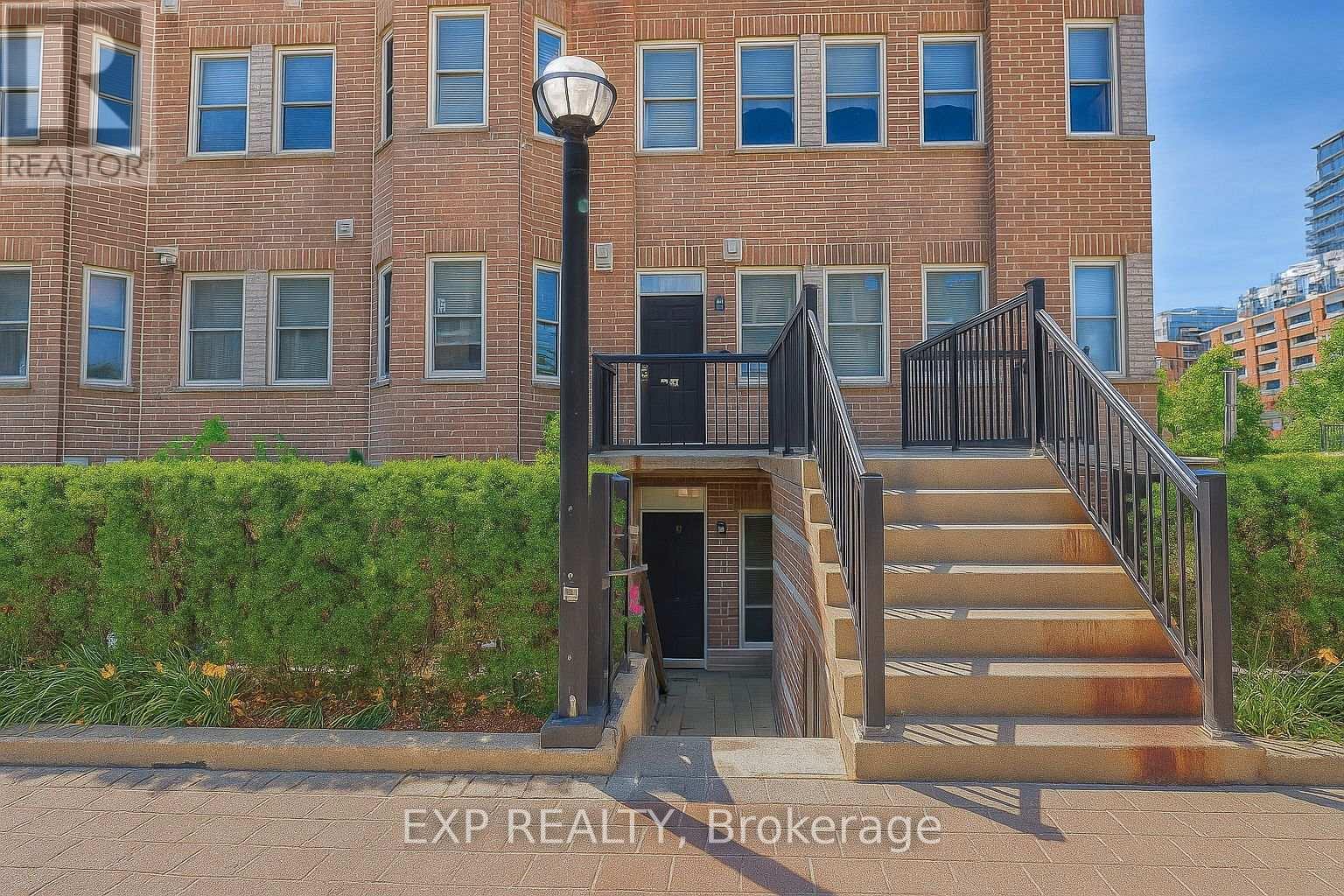 Residential in Toronto (Yorkdale-Glen Park) 5