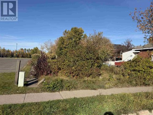 418 Albert St W, Sault Ste. Marie, ON, P6A1C3 | Card Image