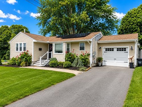 82 Kearns Ave, Tiverton, RI, 02878-1525 | Card Image