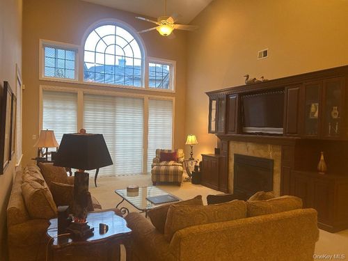 423 Florencia Pl, Huntingtn Sta, NY, 11747-5298 | Card Image
