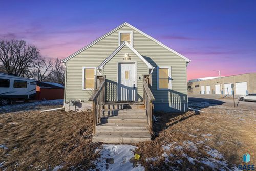 2000 W Madison St Street, Sioux Falls, SD, 57104 | Card Image