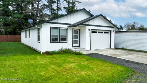 1350 13th Ave, Seaside, OR, 97138-6370 | Card Image