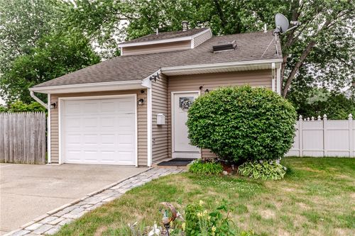 28 Dante Ave, Johnston, RI, 02919-4002 | Card Image