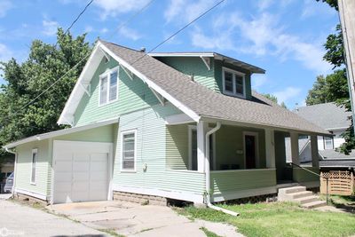 204 W 11th Street, Home with 3 bedrooms, 2 bathrooms and 1 parking in Atlantic IA | Image 2