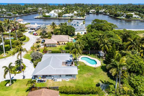 912 Roberts Rd, Delray Beach, FL, 33483-6223 | Card Image