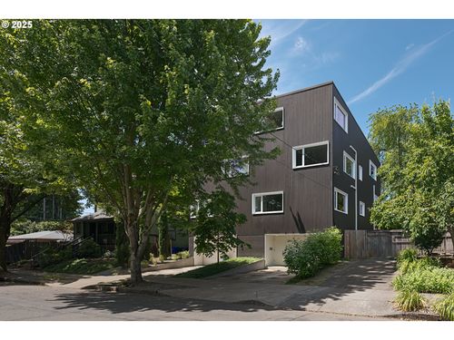 3745 Ne Mallory Ave, Portland, OR, 97212-1030 | Card Image