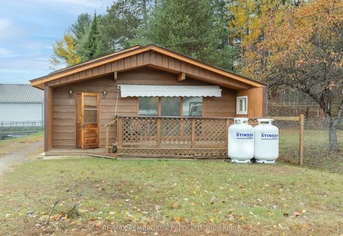 9 Peter St, Chalk River, ON, K0J1J0 | Card Image