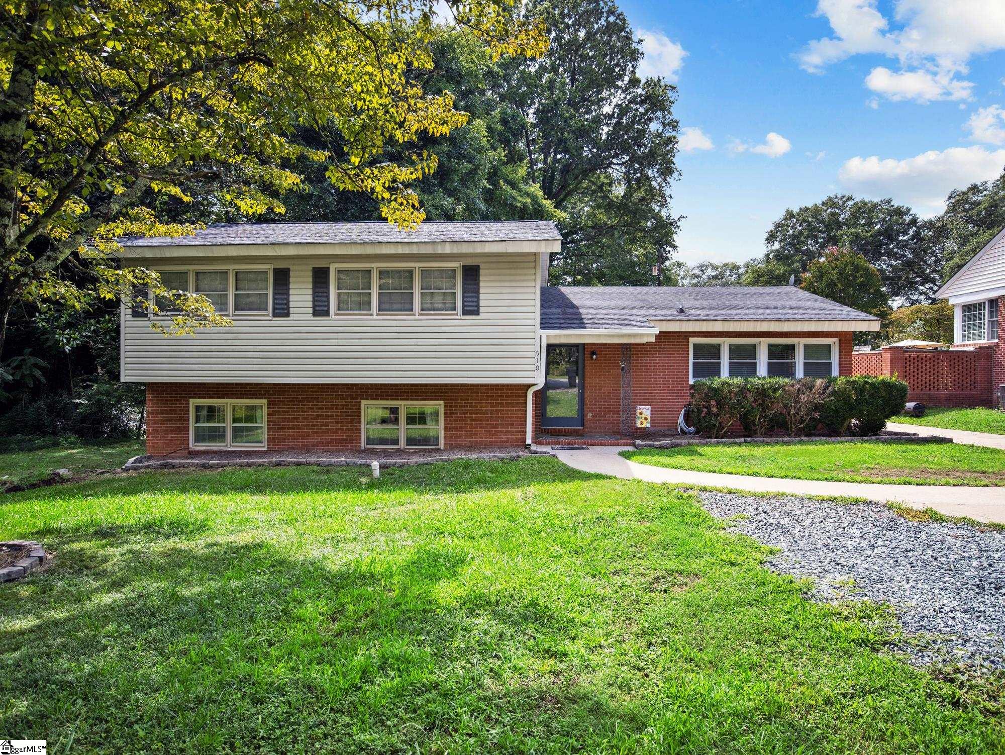 Fernwood Dr, Spartanburg, SC 29307