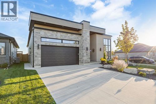 601 Mead Crt, Sarnia, ON, N7W0B5 | Card Image