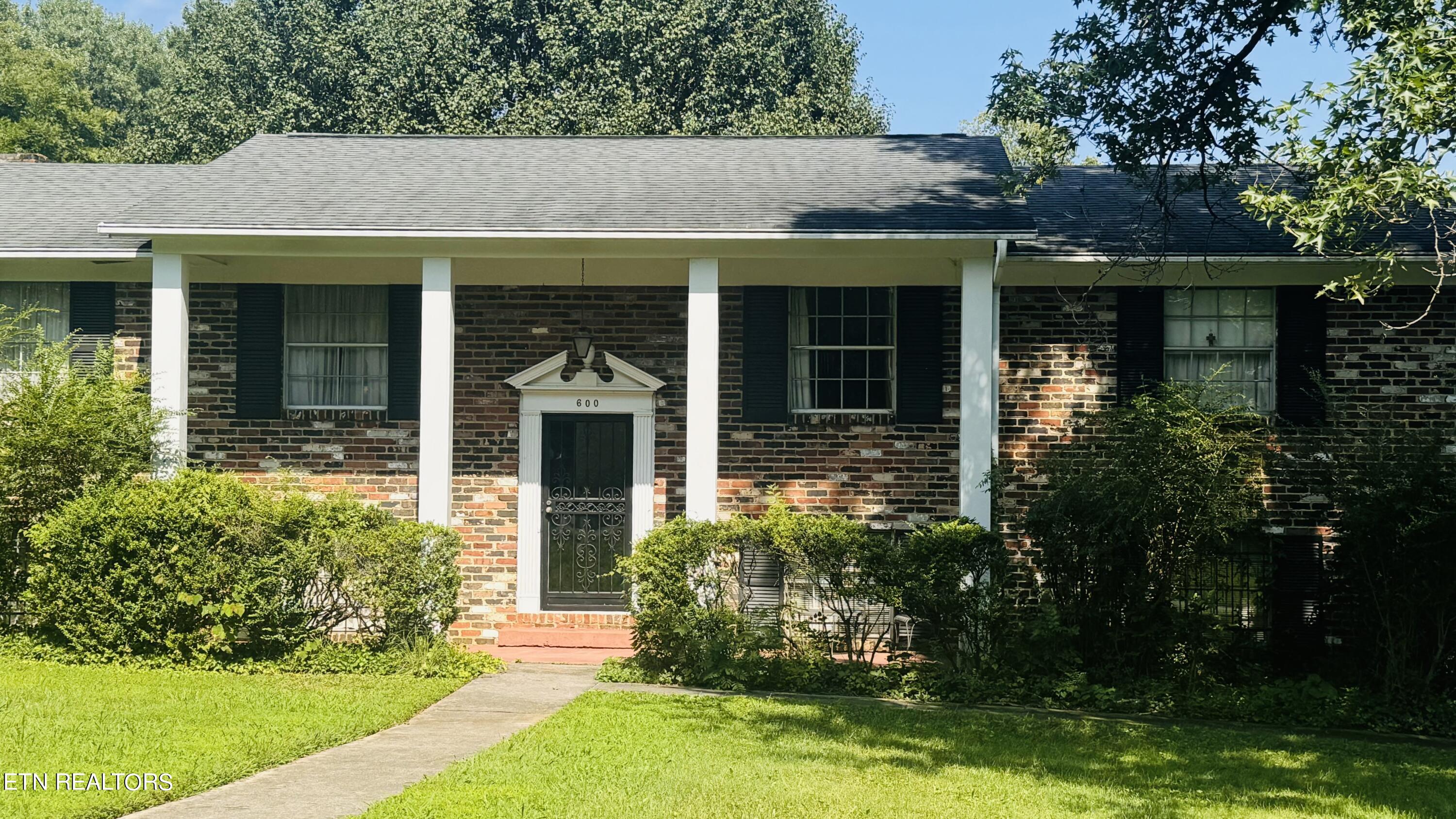 Galveston Rd, Knoxville, TN 37923