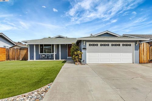 5092 Trenary Way, San Jose, CA, 95118-2626 | Card Image