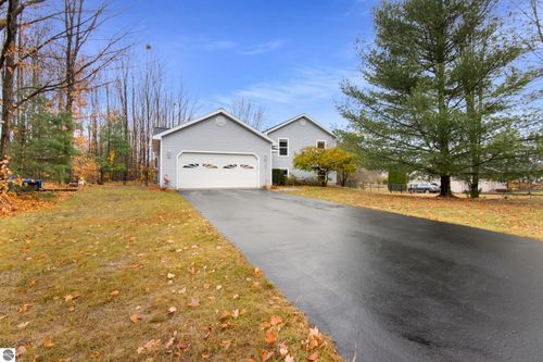 6684 Windtree Lane, Lake Ann, MI, 49650 | Card Image