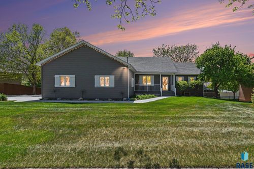 1025 Heritage Dr, Madison, SD, 57042-3710 | Card Image