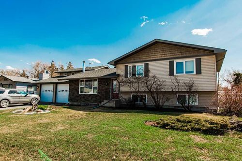 9915 101 Ave, Clairmont, AB, T8X5A5 | Card Image