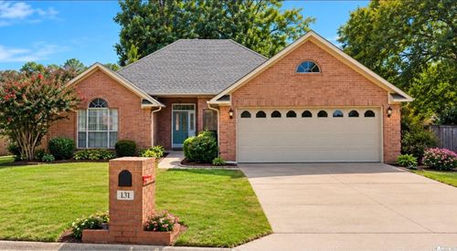 131 Deauville Dr, Maumelle, AR, 72113-7213 | Card Image