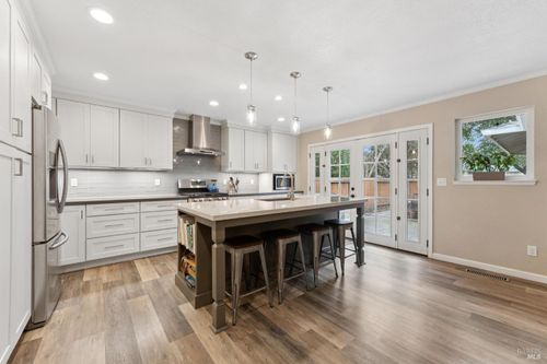 19440 Riverside Dr, Sonoma, CA, 95476-6332 | Card Image