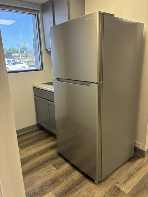 105 Lewis St, Fort Walton Beach, FL, 32547-3142 | Card Image