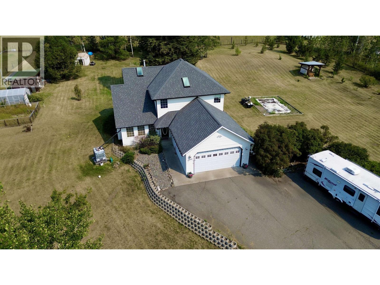 Residential in 103 Mile House