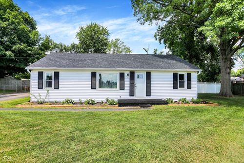 822 W Smith Valley Rd, Greenwood, IN, 46142-2057 | Card Image