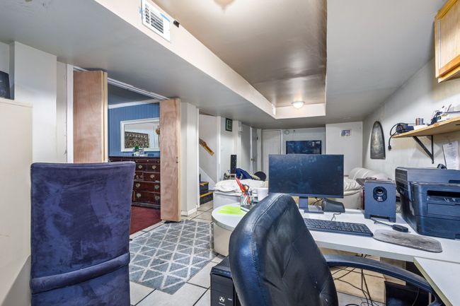 Spacious Full Basement, Tile Flooring, Lighting | Image 18