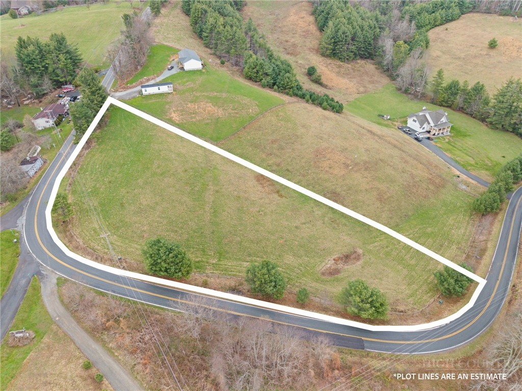 Land in Deep Gap 2