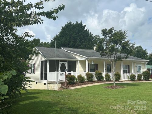 617 Reservoir Rd, Marion, NC, 28752-4574 | Card Image