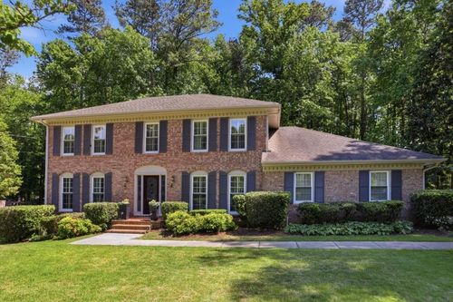 250 Hollyridge Way, Roswell, GA, 30076-1211 | Card Image