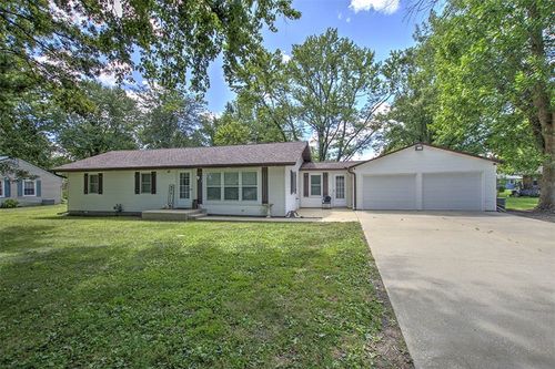115 E Bower St, Oreana, IL, 62554-9618 | Card Image