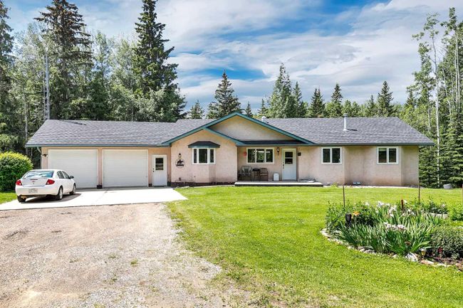 361052 Range Road 5 1, Home with 5 bedrooms, 3 bathrooms and 2 parking in Caroline AB | Image 2