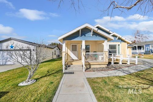 spc-14-910 Moonglo Rd, Buhl, ID, 83316-6181 | Card Image