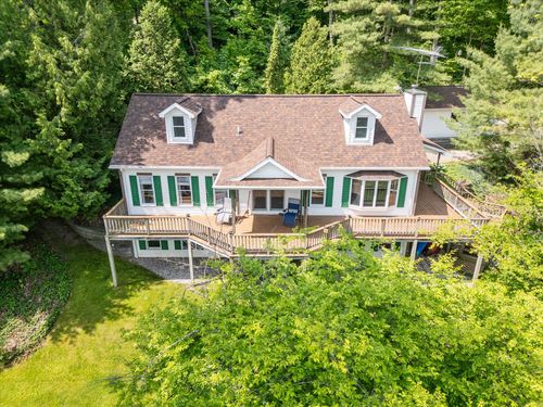 6860 Ashley Ave Ne, Belding, MI, 48809-9305 | Card Image