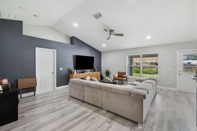 249 Sw Aubudon Ave, House other with 4 bedrooms, 2 bathrooms and null parking in Port St. Lucie FL | Image 5