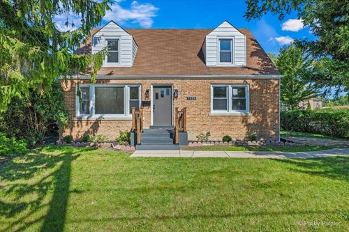 7232 W Oakton St, Niles, IL, 60714-3063 | Card Image