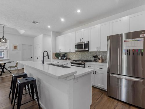 2006 Chesapeake St, Baytown, TX, 77520-4311 | Card Image