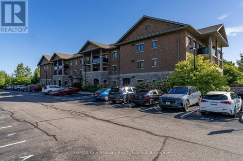 109-1 Chamberlain Cres, Collingwood, ON, L9Y0X7 | Card Image
