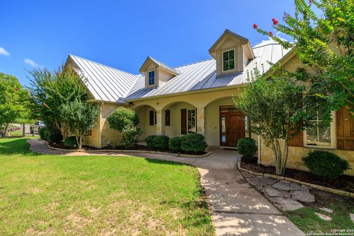 326 River Valley Rd, Ingram, TX, 78025-4405 | Card Image