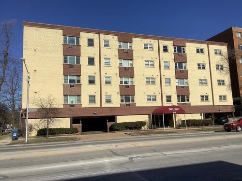 4i-7840 W North Ave, Elmwood Park, IL, 60707-3556 | Card Image