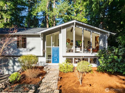 10027 169th Ave Ne, Redmond, WA, 98052-3112 | Card Image