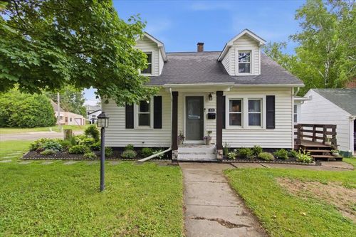 418 W Division St, DODGEVILLE, WI, 53533-1402 | Card Image