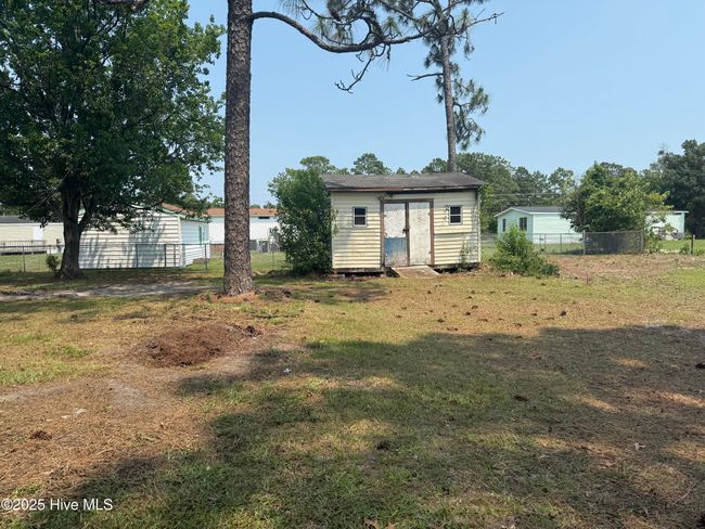108 N Queens St, House other with 3 bedrooms, 2 bathrooms and null parking in Hubert NC | Image 16