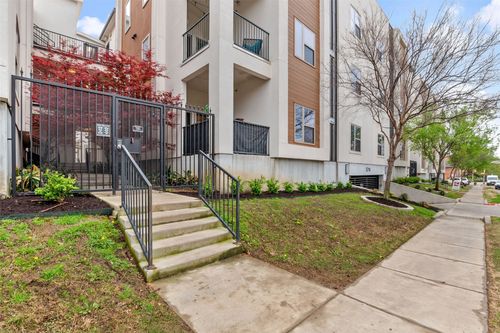 apt-203-5718 Mccommas Blvd, Dallas, TX, 75206-5959 | Card Image