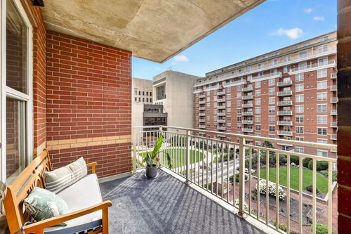 1057-333 W Mifflin Street, Madison, WI, 53703 | Card Image