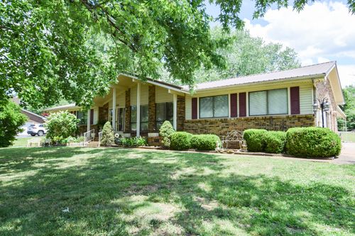 1121 Woodvale Dr, Gallatin, TN, 37066-4070 | Card Image