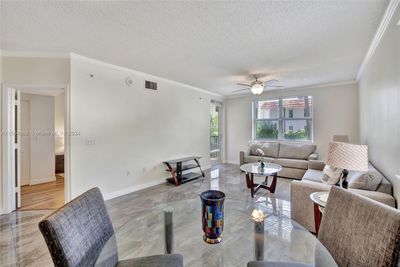 2216 - 17150 N Bay Rd, Condo with 2 bedrooms, 2 bathrooms and null parking in Sunny Isles Beach FL | Image 3