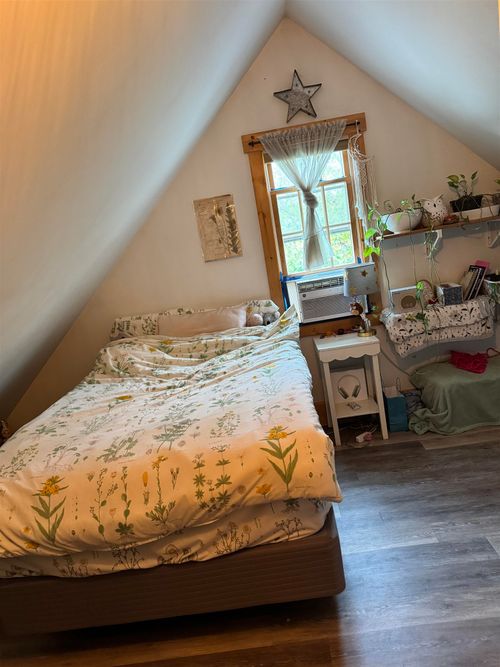 217 Ferry Rd, Vergennes, VT, 05491-8533 | Card Image