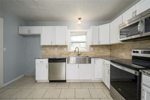 1023 W Bullock St, Denison, TX, 75020-5805 | Card Image