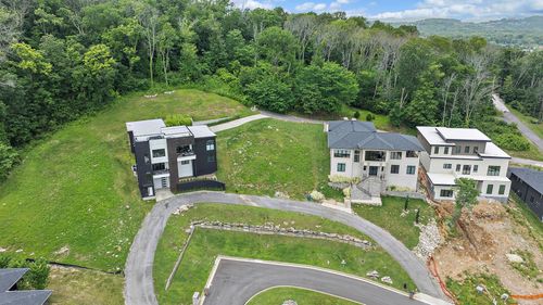 5809 Woodland Hills Dr, Nashville, TN, 37211-6799 | Card Image