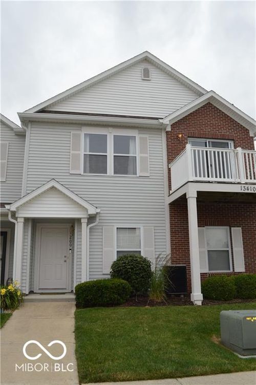 unit-1200-13410 White Granite Dr, Fishers, IN, 46038-5627 | Card Image
